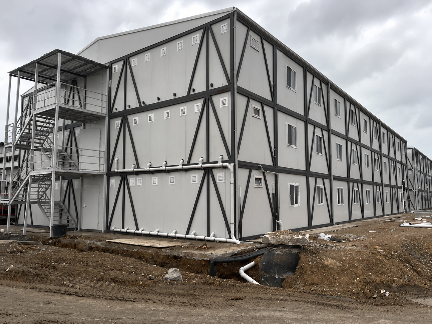 Steel storage container finished in RAL 3000 with reflective markings